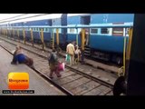 जमशेदपुर में जान को खतरे में डालकर रेल लाइन पार करते हैं लोग