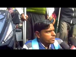 गोंडा जिला अस्पताल में डॉक्टर के नहीं मिलने पर दिव्यांगों ने जताई नाराजगी