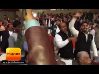 लखनऊ नगर निगम की मेयर संयुक्ता भाटिया के शपथ के साथ गठित हुई शहरी सरकार