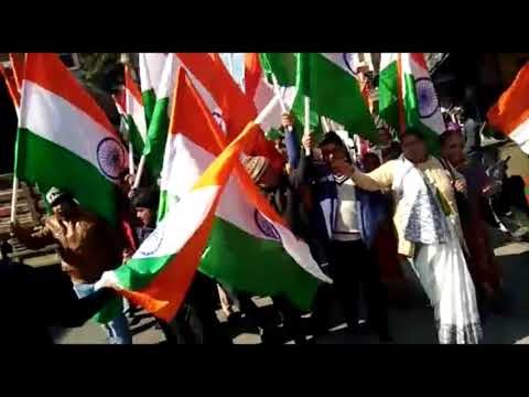 गैरसैण स्थायी राजधानी बनाने के लिए श्रीनगर में तिरंगा रैली निकाली
