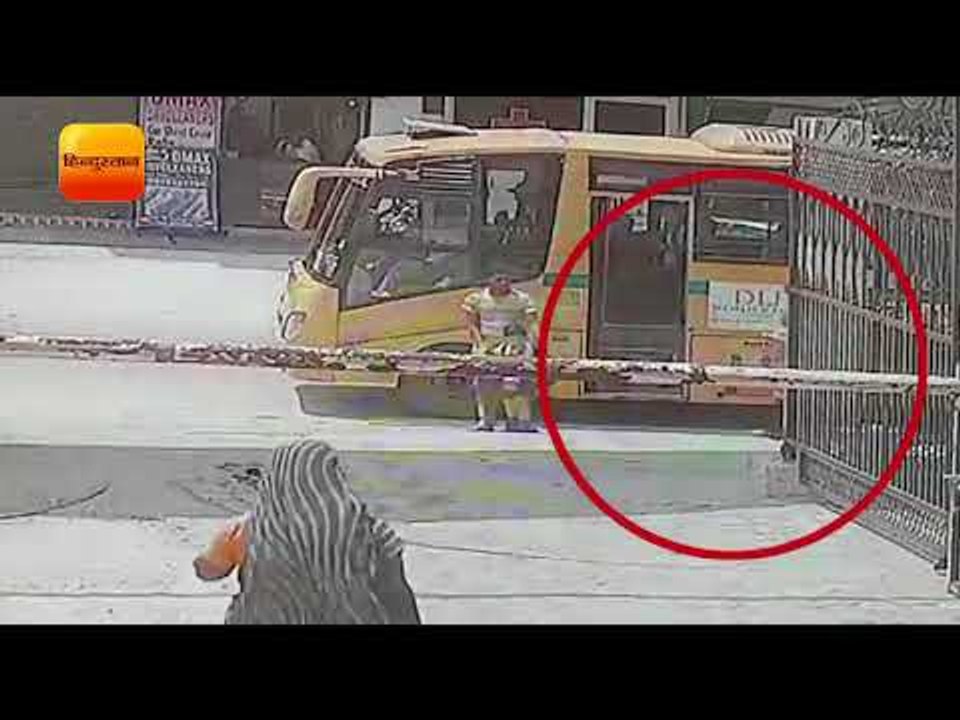 वीडियो में देखें, कैसे पलक झपकते ही महिला से लूट ली चेन II Looted chain of women woke up, Ncr