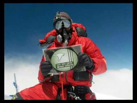 Ravi climbs Mount Everest and share the moment