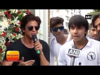 Shah Rukh Khan’s ‘jabra’ fans throng outside Mannat on his 52nd B’day