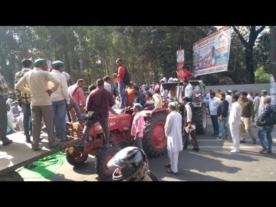किसानों ने दिल्ली हरिद्वार हाईवे किया जाम, बोले खेती अब मौत का खेल ‘ग्रीन व्हेल’