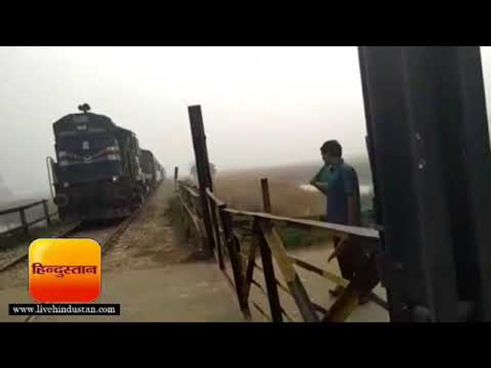 देवरिया में एक ऐसी भी ट्रेन है जो टमटम की तरह चलती है II Barhajiya train is Deorias  Tamtum