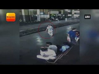 Download Video: Caught on Cam: 3-year-old boy kidnapped from Vashi railway station