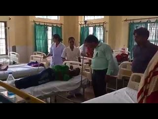 कुशीनगर में स्वास्थ्य कर्मियों ने बांधी काली पट्टी