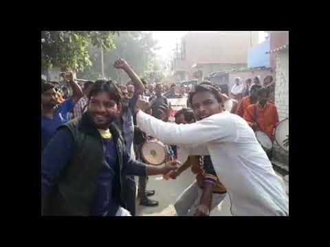 कानपुर में विश्व शौचालय दिवस पर बैंड बाजे संग निकली शौचालय की बारात