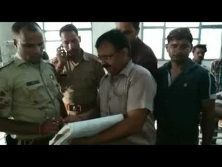 स्ट्रेचर नहीं मिला, दरोगा की गोद में मर गया घायल