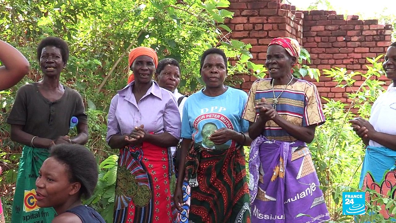 Au Malawi, la violente "initiation sexuelle" de...
