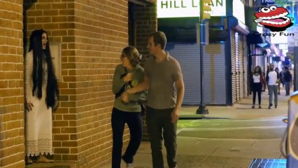 SCARY DEAD GIRL PRANK !