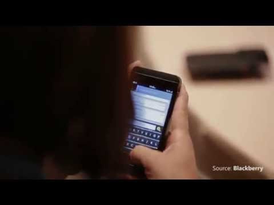 BlackBerry updates software, offers access to Android apps