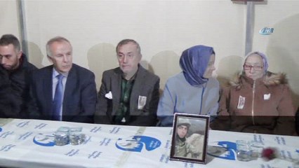 Bakan Kaya şehit ailesini ziyaret etti