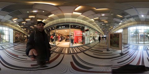 DEDICASES AU CHAMPS DE MARS à 360°