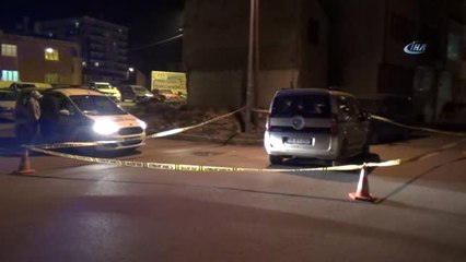 1 Motosiklete 4 Kişi Binen Afgan Aileye Otomobil ile Çarptı: 4 Yaralı