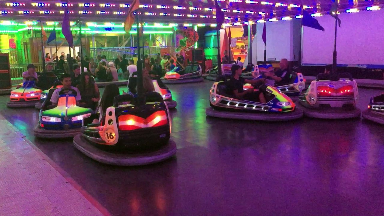 Fête foraine FamilyPark - Les Autos Tamponneuses!