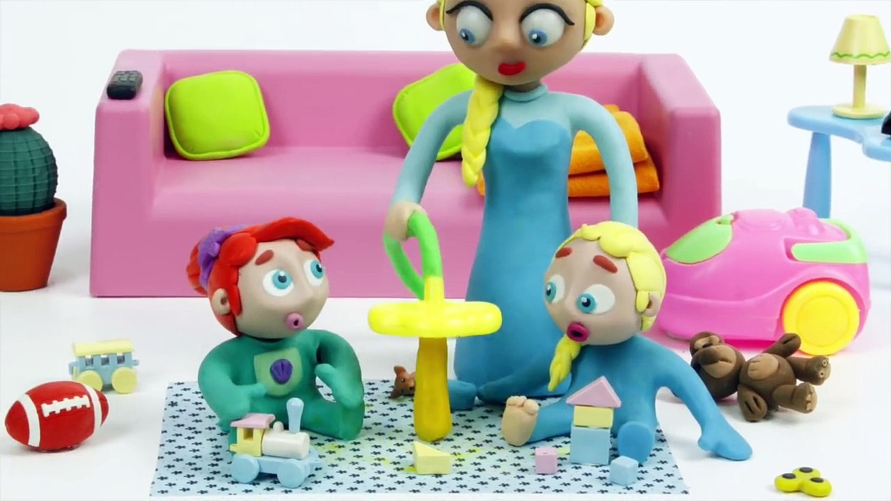 Hulk Makes Sand Figures : Frozen Elsa & Superhero Babies Play Doh Cartoons : Stop Motion Movies