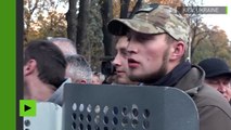 Kiev : heurts entre police et manifestants lors d’une manifestation contre la corruption