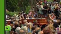 Des cercueils occupés par des vivants défilent en Espagne à l'occasion du pèlerinage de Santa Marta