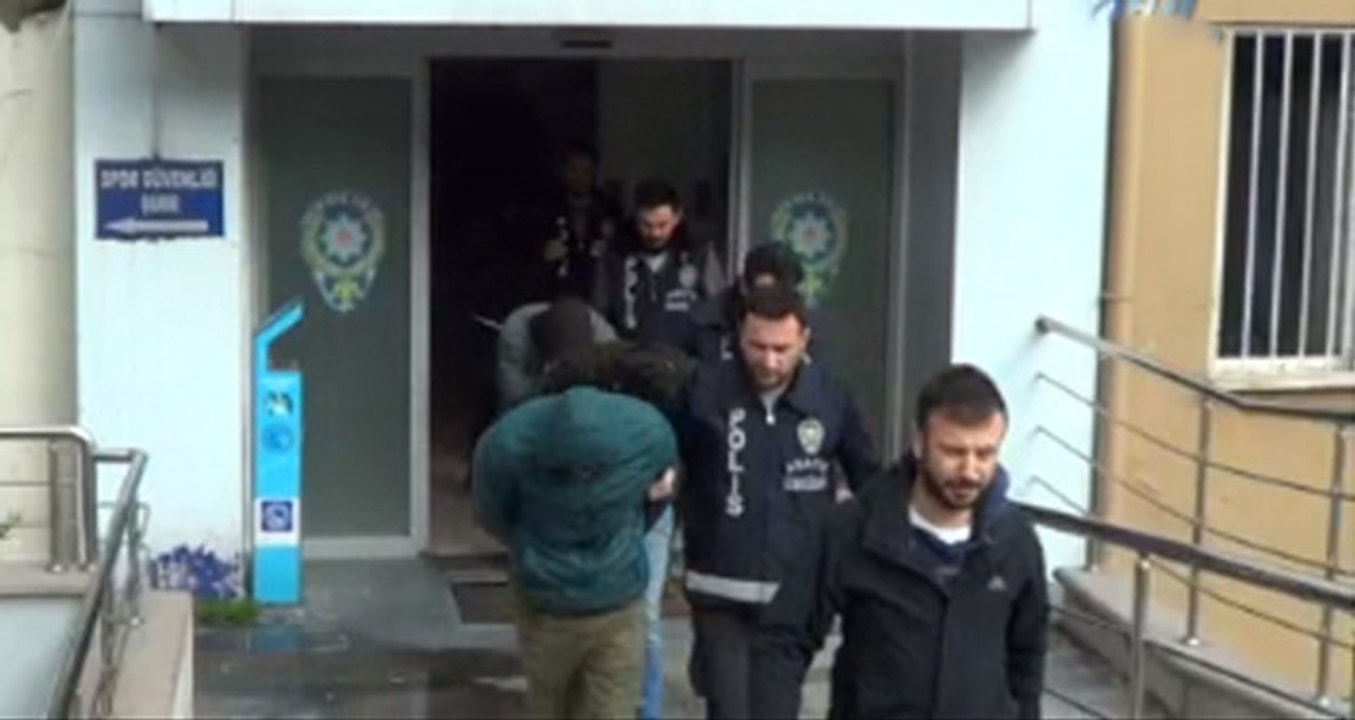 Suç Makinesi Hırsızlar, Polisle Silahlı Çatışmaya Girince Bir Hırsız Vuruldu