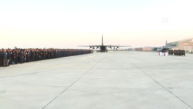 İzmir'de Askeri Eğitim Uçağının Düşmesi - Şehitler İçin Tören Düzenlendi