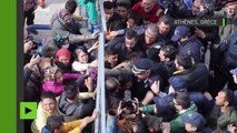 Des heurts éclatent dans un camp de réfugiés grec vue l’entrée bloquée au ministre de Migrations