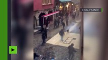 Bataille de chaises : des supporters lyonnais et bastiais s’affrontent dans les rues de Lyon
