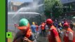 Violentes manifestations au Chili : la police réplique par des canons à eau et des gaz lacrymogènes