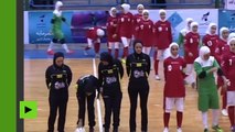 En Iran, les footballeuses russes jouent en hijab pour montrer leur respect de la religion musulmane