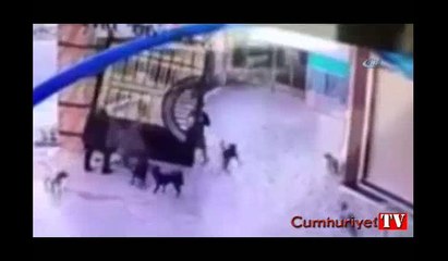 Kadın kapının altında can verdi