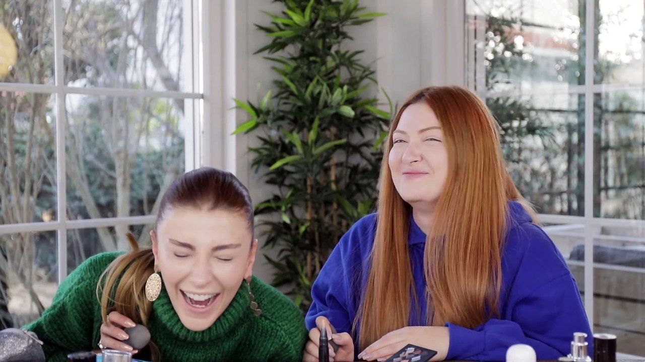 Özge Ulusoy ile Sıfır Beden Manken Makyajı - YouTube