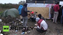 Calais : l’ex-apprentie du célèbre Jamie Olivier prépare le repas de Noel pour les réfugiés
