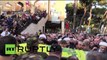 Liban : des milliers de personnes prennent part aux obsèques du commandant du Hezbollah à Beyrouth