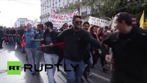 Athènes : grève générale et cocktails Molotov contre la réforme des retraites