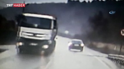 Otomobil defalarca takla attı