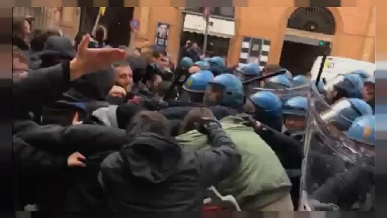 Tensión, enfrentamientos y heridos en una manifestación antifascista en Bolonia