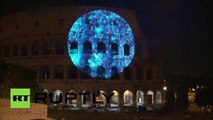 Le Colisée fait son cinéma, avec la projection de bactéries géantes sur sa façade