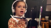 Ninguém canta como Frank Sinatra... Mas quando esta menina de 5 anos abre a boca... Arrepiante!