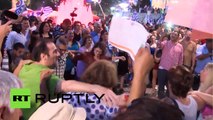 Les danses du «Non» après le référendum à Athènes