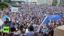 Grèce : une énorme foule hostile au Grexit défile à Athènes