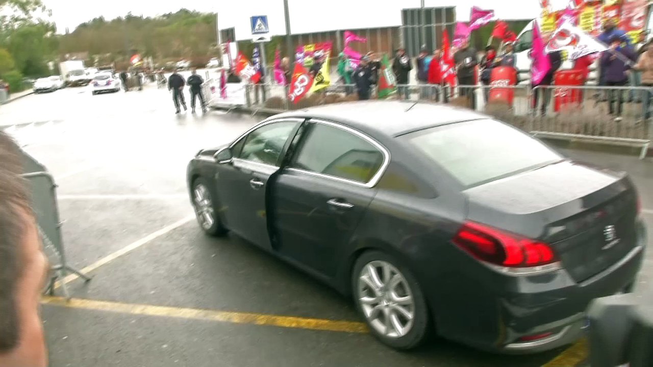 Darmanin accueilli par des huées à Auch pour le congrès des maires du Gers