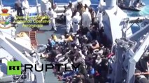 L’opération de sauvetage suite au naufrage d’un bateau d’immigrés près des côtes libyennes