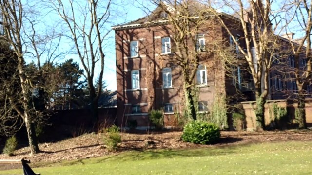 Mathieu Parret, avocat à Tournai, offre régulièrement une aide juridique aux migrants.