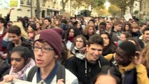 Des émeutes anti-policières éclatent à Paris