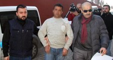 Kayseri'de Öfkeli Baba, Tartıştığı Eşini ve Araya Giren Kızını Bıçakladı