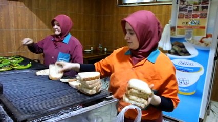 Bu restoranın patronu da tüm çalışanları da kadın