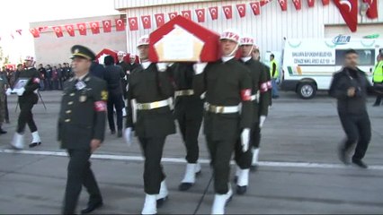 Selde şehit olan askerler memleketlerine uğurlandı