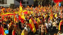 مظاهرات حاشدة في كتالونيا تطالب ببقاء كتالونيا في قلب إسبانيا