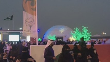 Arabia Saudí permite la asistencias de ambos sexos en el Festival Yanadriya
