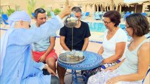 المغرب.. رمال الصحراء في المرزوقة تجذب السياح للاستشفاء